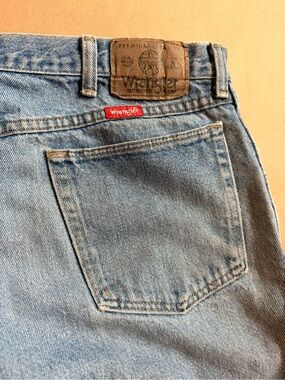 Wrangler Men's Light Blue Relaxed Fit Denim Jeans 38x30, 100% cotton